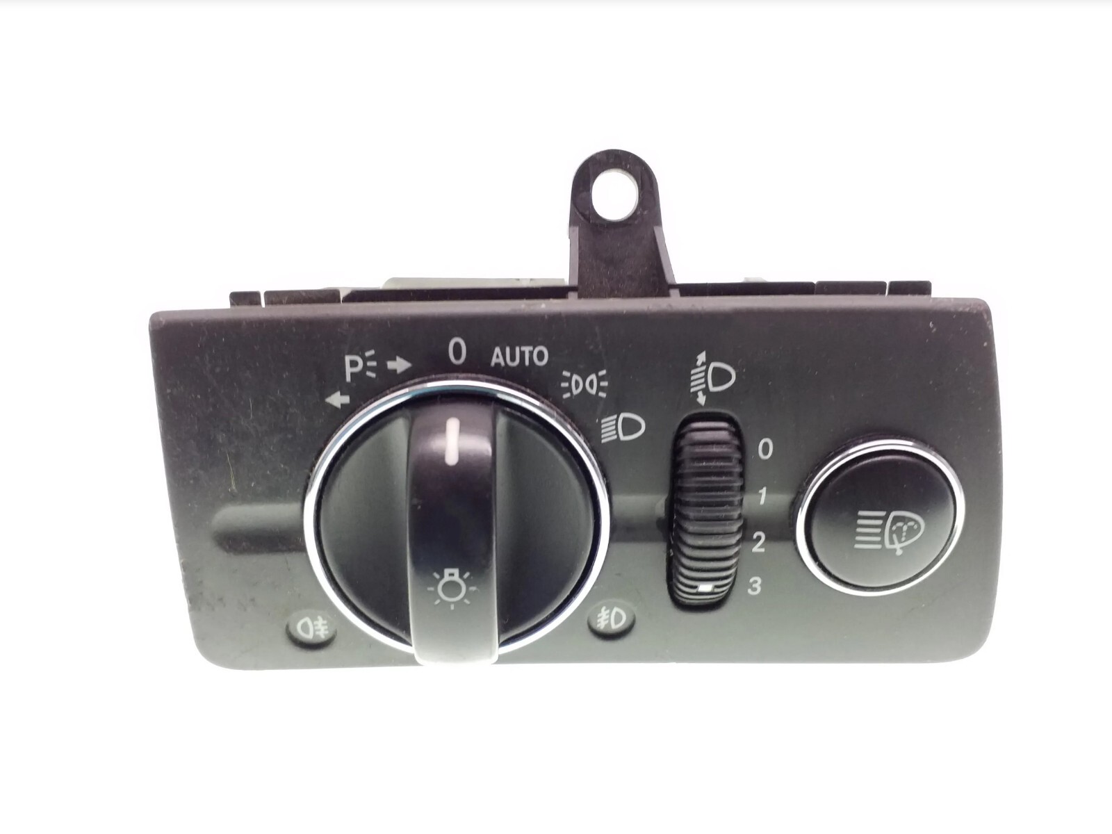 Mercedes-Benz E W211 Headlight Switch Button Control Unit Module A2115450204