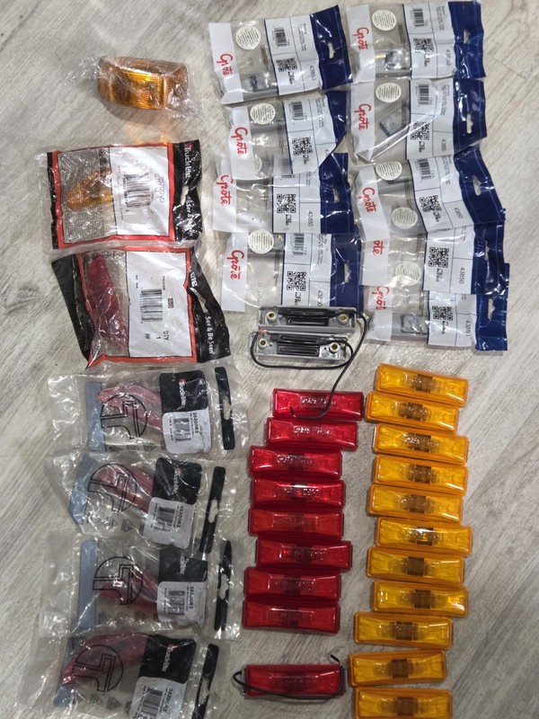 Lot of  many Grote 4674 & some Truck-Lite Marker Lights