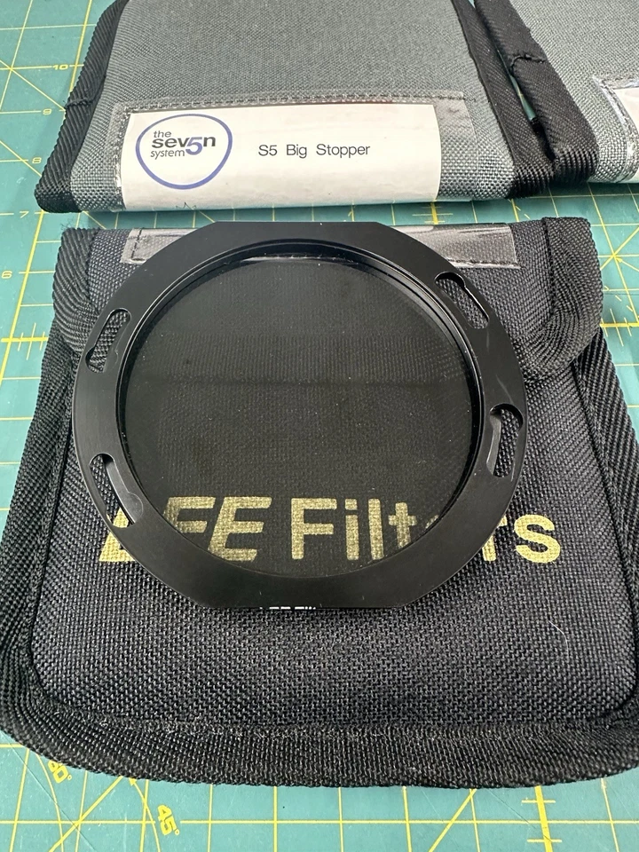 LEE Filter SEV5N 6 Stop, 10 Stop Filters Polarizer Adaptor Rings Carry Case Kit - Image 4 of 4