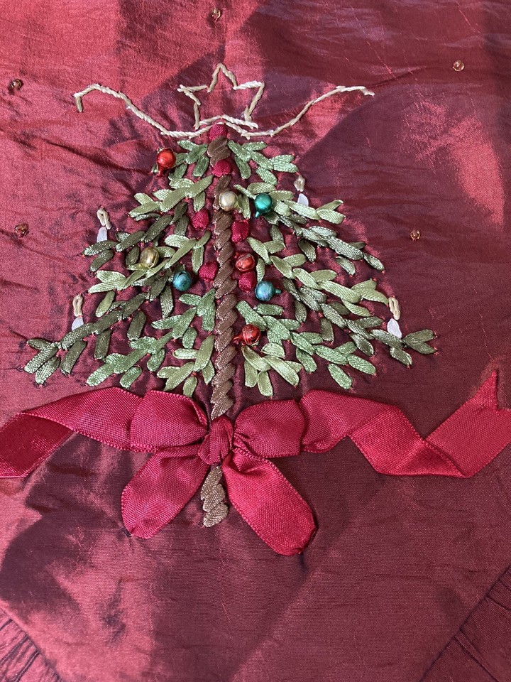 Beautiful Christmas Table Runner With Embroidery And Bells 6foot In