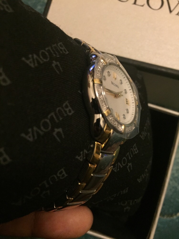Montre Femme Bulova 98R170 Acier Inox Bicolore - 24 Diamants, Étanche 100m, Quartz