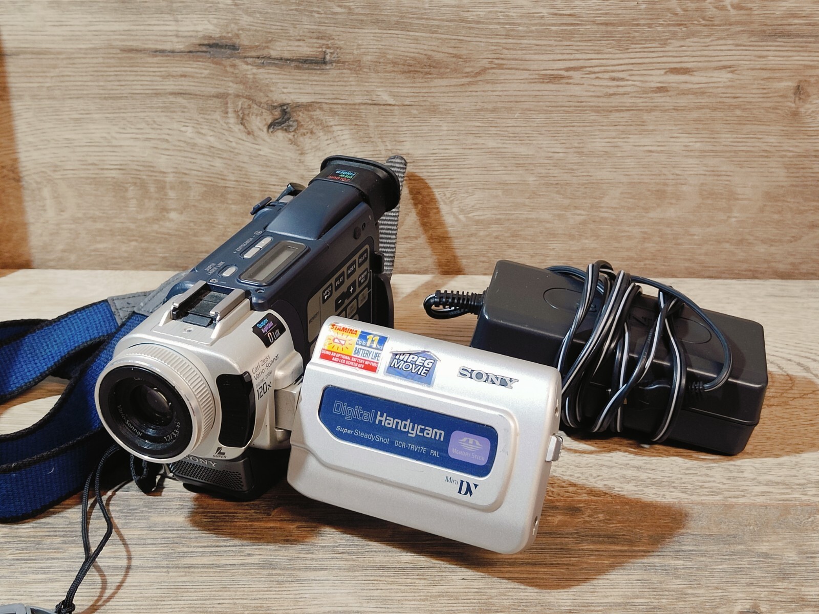 Sony Handycam PAL Video 8 Camcorder 40x Digital Zoom Video Transfer (CCD-TR417E)