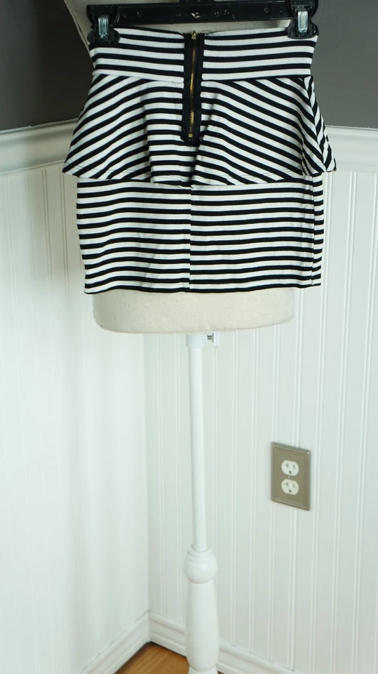 Arden B. Mujer Falda Informal XS 23" Cintura 14" Largo Hecha en EE. UU. Foto 2 de 3