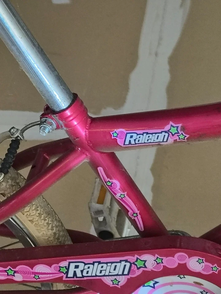 Bicicleta Raleigh Girls bicicleta rosa jazzi 14” aros, 16” rodas GC   - Imagem 4 de 4