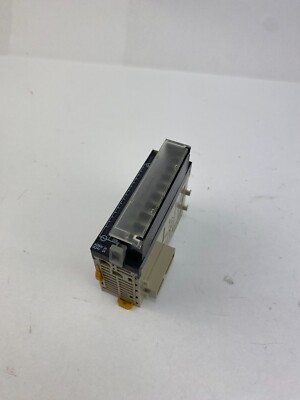 OMRON CJ1W-OC211 OUTPUT UNIT 250V