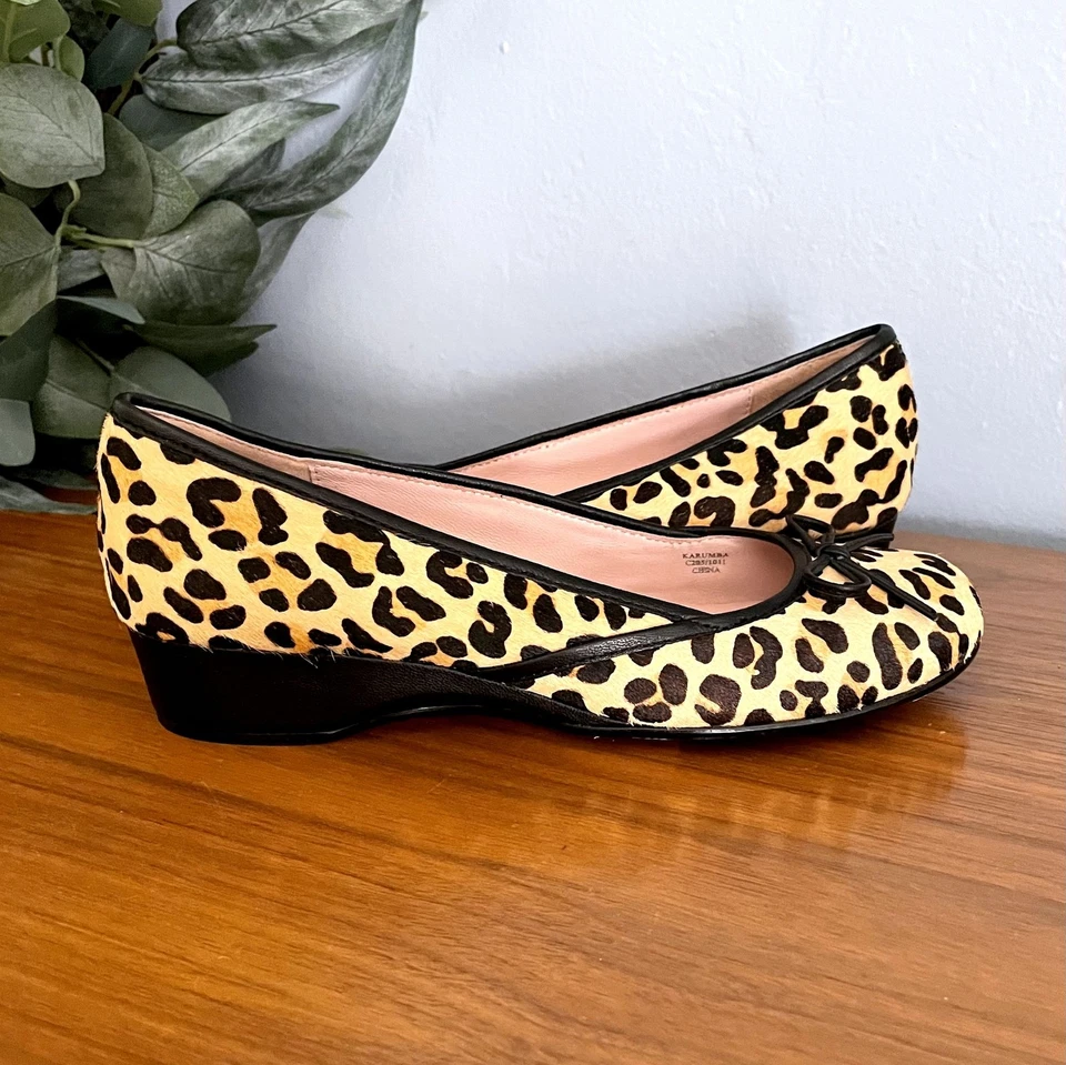 Taryn Rose Karumba Low Heel Wedge Leopard Print Calf Hair w/Bow 6 M - Image 2 of 4