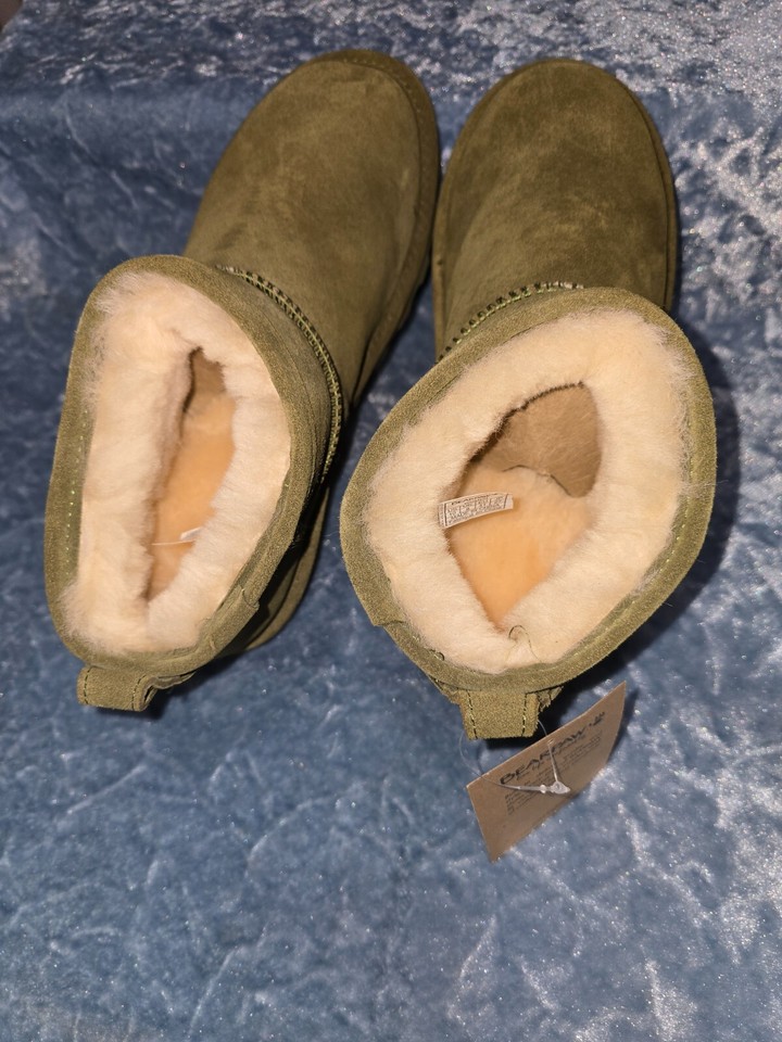 BearPaw Ladies Size 10 Shorty PullOn WaterResistant Ankle Bootie