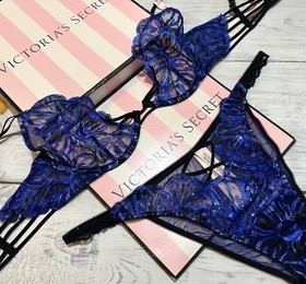 Victoria&rsquo;s Secret Party Floral Sequin Embroidery Unlined Demi Bra Brazilian Set