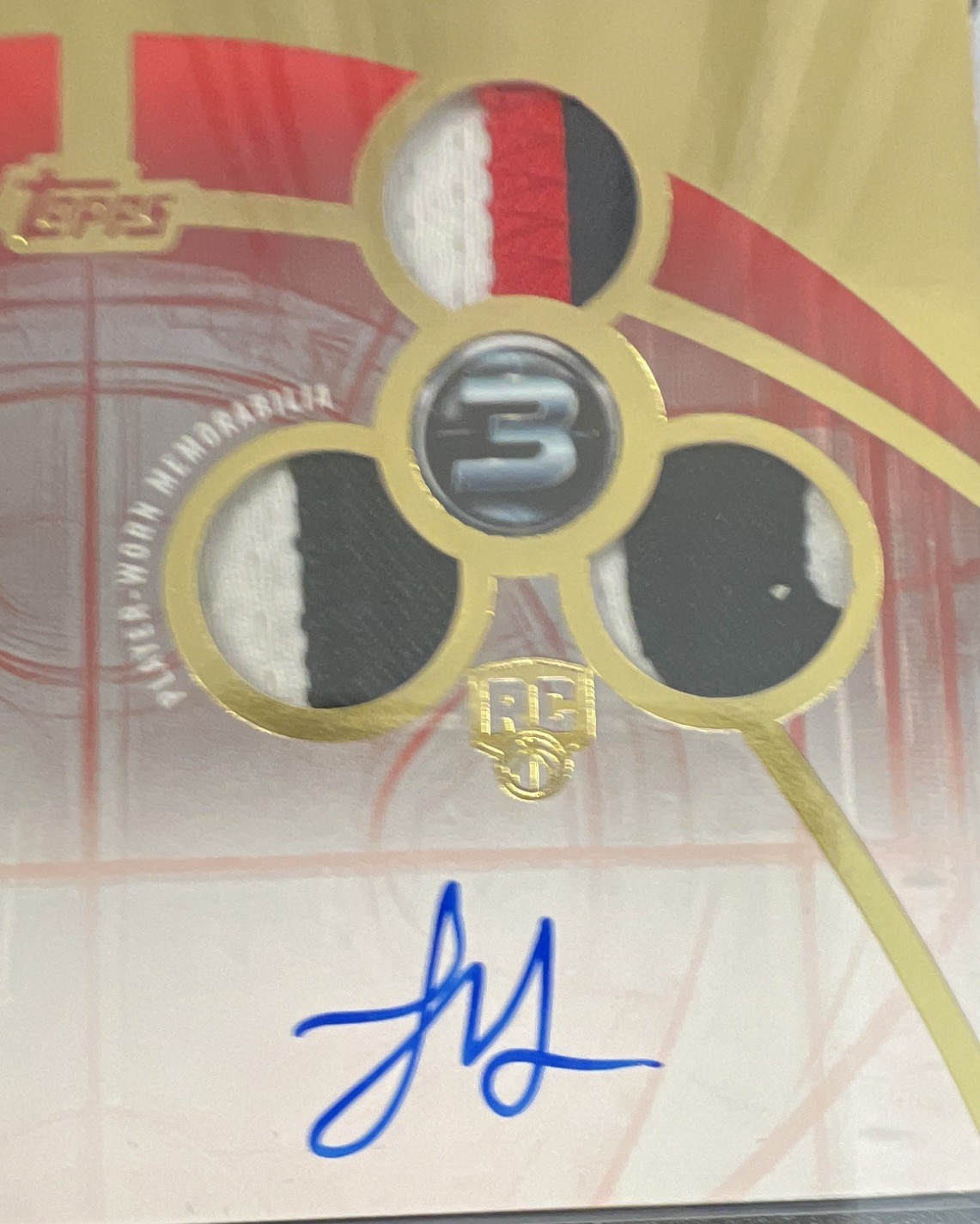 2025-26 Topps Three Yang Hansen Blazers #RAP-YH Rookie Auto Patch Gold 2/10 view 3