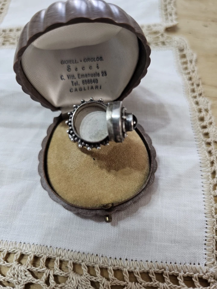 Anello Vintage In Argento 925 Porta Segreti O Porta Veleno - Immagine 4 di 4