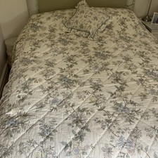 Vintage Dorma Jenny Wren blue and white floral Bedspread For 4’6 Double Bed