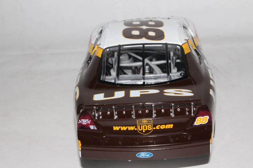 Dale Jarrett 2002 Ford Taurus UPS Action Racing - Изображение 3 из 4