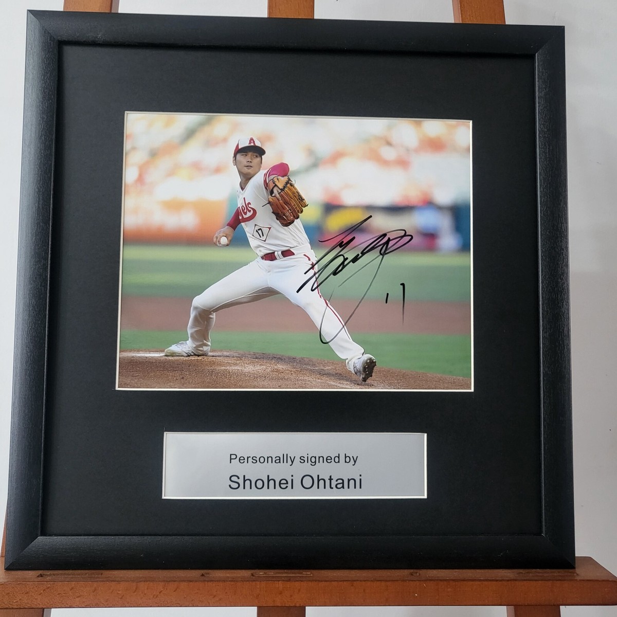 Shohei Ohtani 記念額装写真とサインボール Shohei Ohtani 記念額装