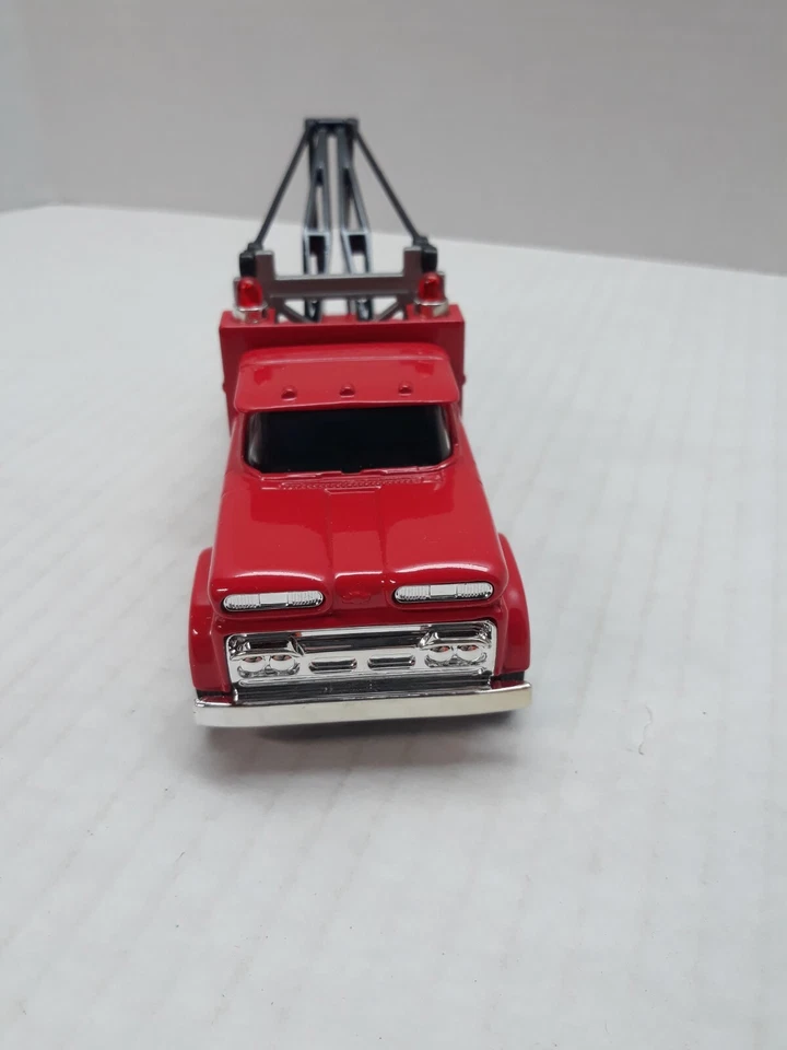 Ertl Collectibles 21054P - Red Tow Truck - I judged at Hershey 2002 - NIB - Image 3 of 4