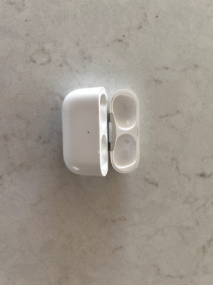 Apple AirPods Pro with MagSafe Wireless Charging Case - White
