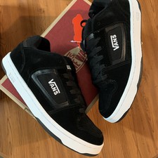 vans docket black and white