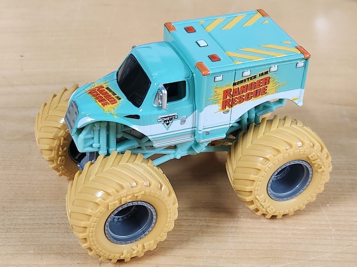 Ranger Rescue Ambulance MONSTER JAM Truck 2024 1/64 Spin