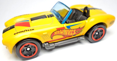 2019 HOT WHEELS SHELBY COBRA 427 S/C CONVERTIBLE YELLOW 1:64 DIECAST 2 5/8'' CAR