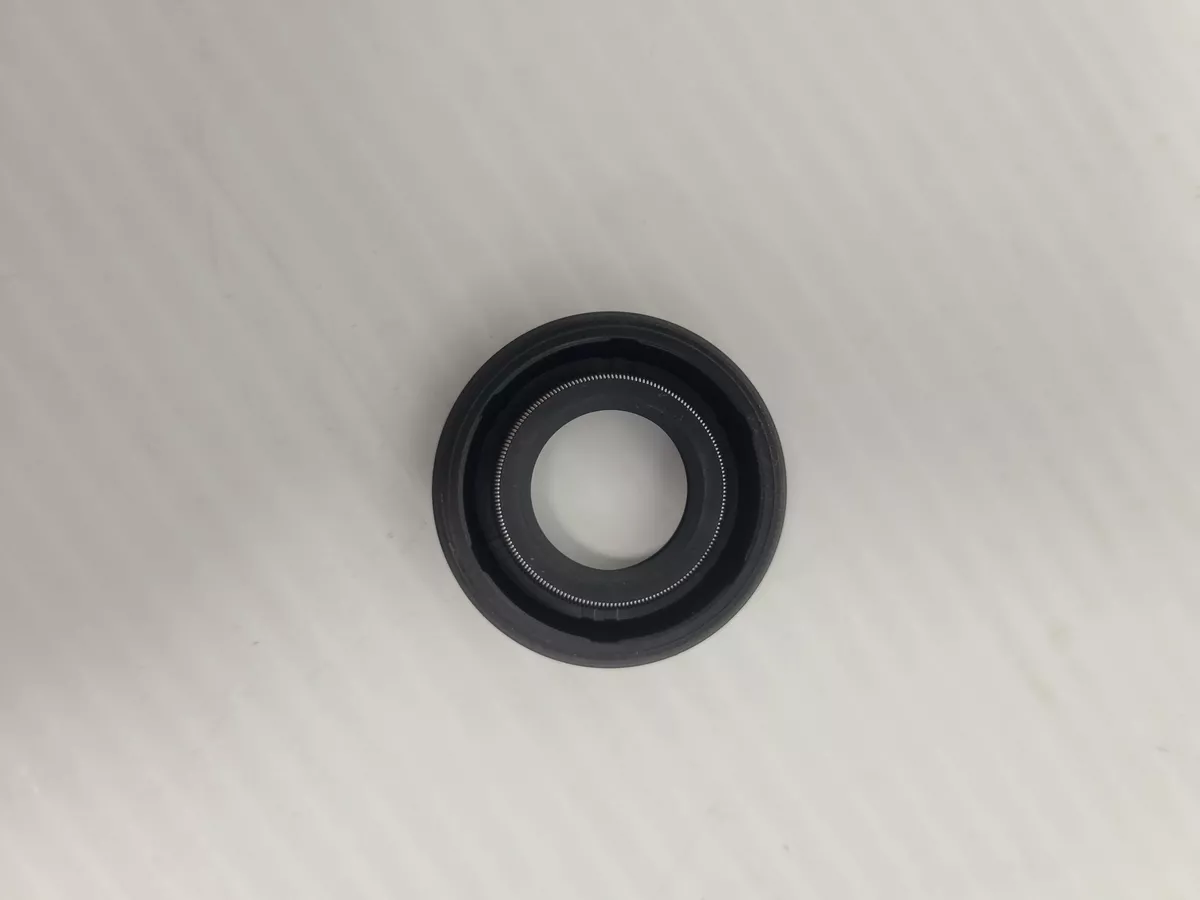 M811670 John Deere OEM Oil Seal | eBay