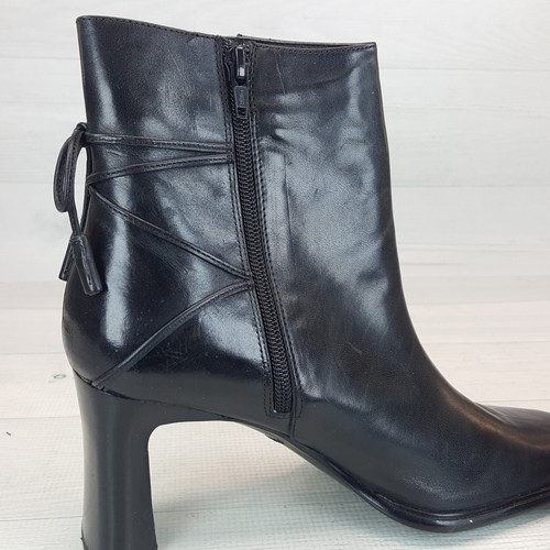 Apostrophe Rudi Women's 9.5 Black Leather Zipper Bootie Heels w Bows NEW 88406 - Picture 7 of 12