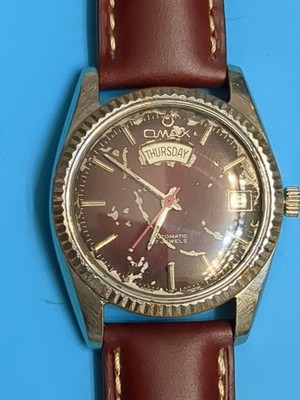 Vintage Men s Swiss Stainless Omax Automatic Day-Date 5206 Watch W/Fluted Bezel