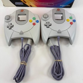 White Sega Dreamcast In Box With 2 Controllers 2 Memory Cards and 1 Rumble Pack