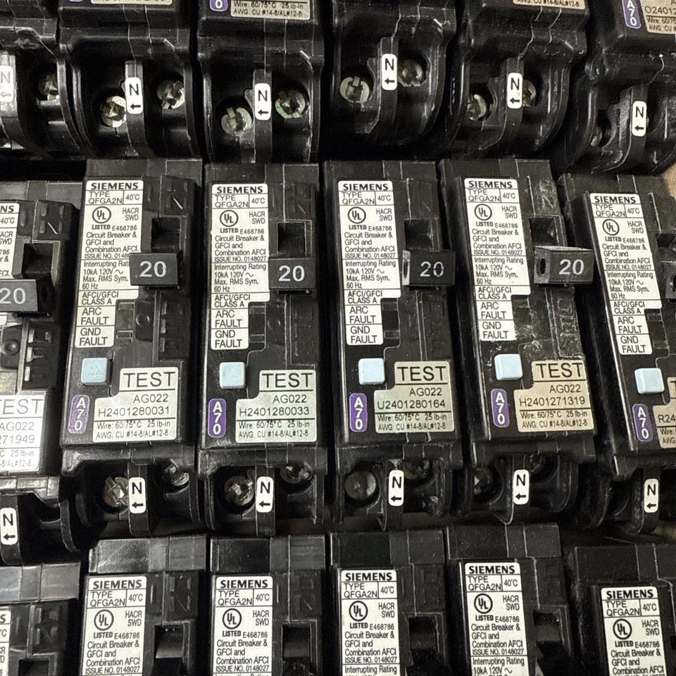 Siemens Q120DFN Circuit Breaker GFCI/AFCI 20A 1-Pole 120/240V -used - Image 3 of 4