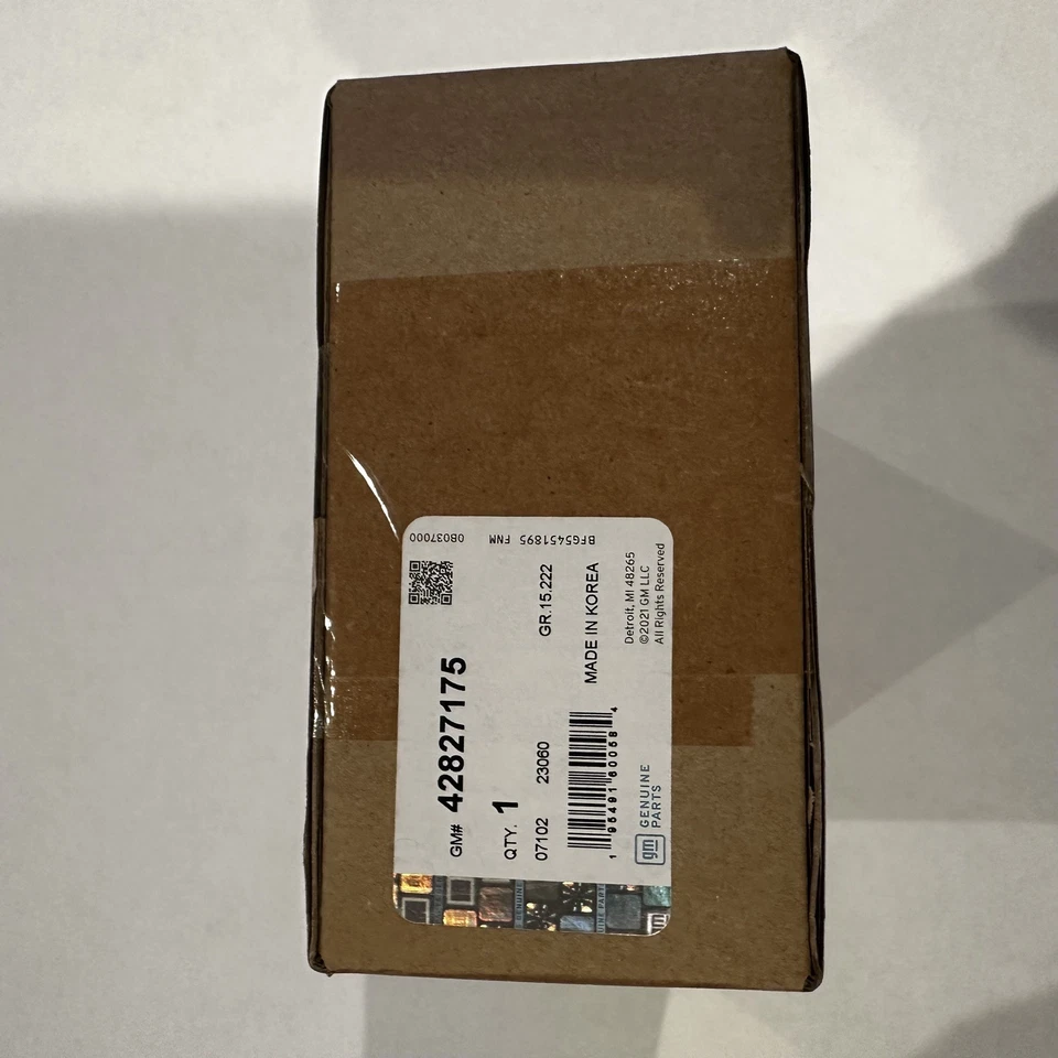 Red de carga vertical Chevrolet Trax 2024 42827175 negra genuina OEM GM Foto 3 de 4