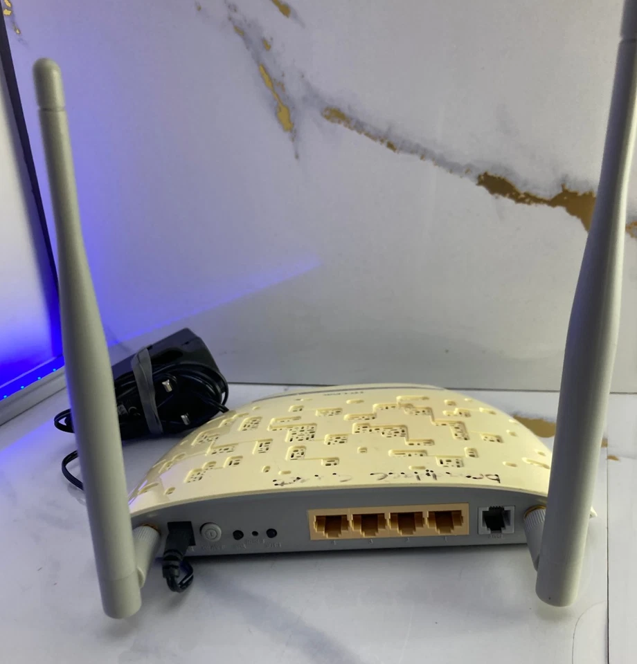 TP-Link TD-W8961ND 150 Mbps 10/100 Wireless N Router #127 - Image 2 of 2