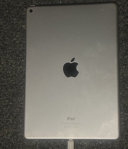 APPLE IPAD AIR 2 WORKING A1566 16GB 9.7" WI-FI – POWERS ON – BAD BATTERY - Picture 3 of 3