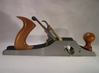 Lie Nielsen No. 10 1/4 jack rabbet plane with original box & no literatures