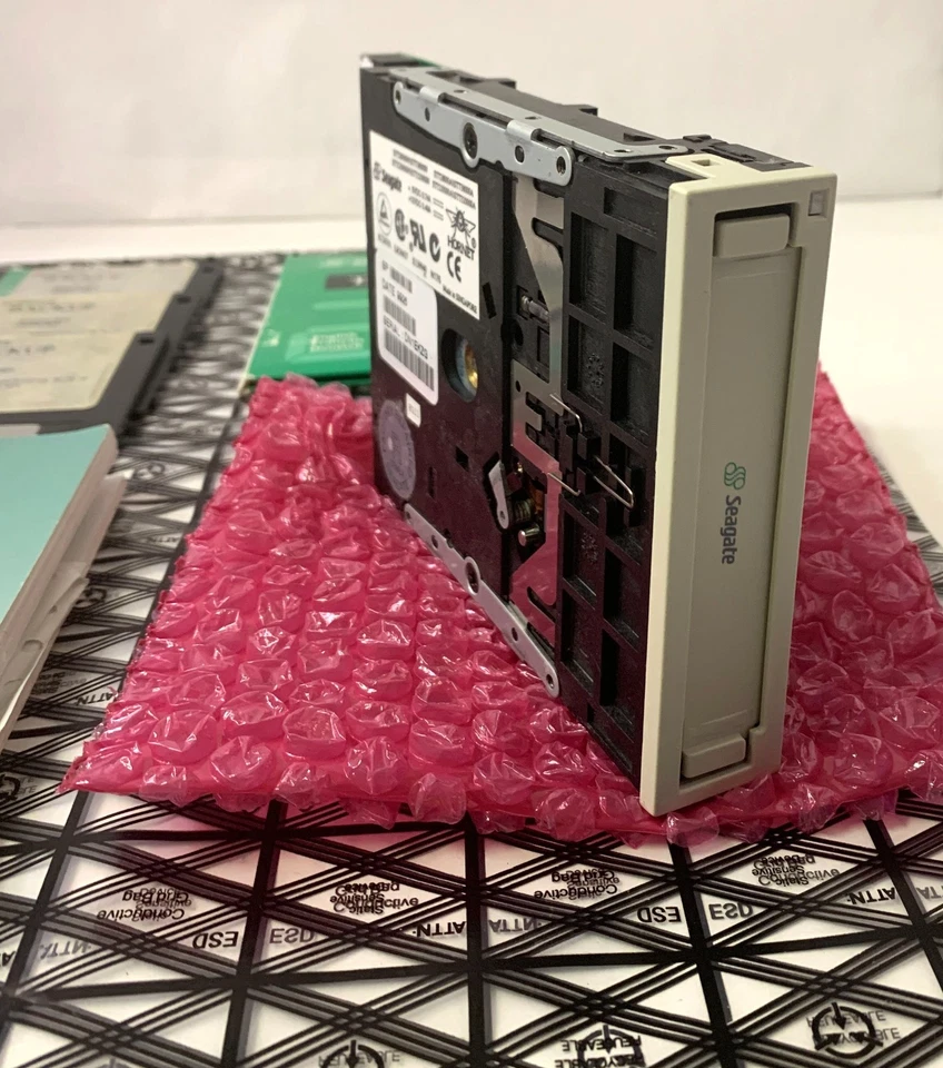 Seagate Hornet STT38000A Travan IDE Internal Tape Drive - Image 3 of 4