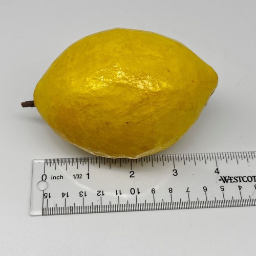 Vintage Set of 5 Papier-Mâché Fruit Cucumber Red Pepper Onion and 2 Lemons - Picture 9 of 10