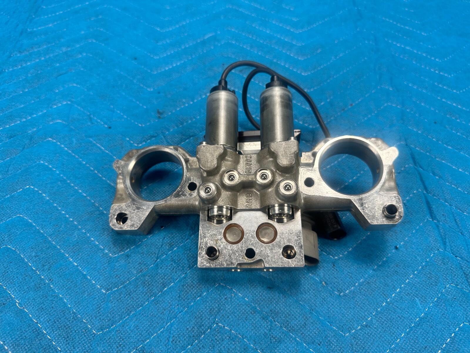 Bentley Flying Spur Tensioner Mount Head Control Camshaft Driver Side 06-12 OEM