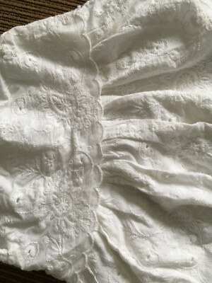 John Lewis weißes Babykleid 6-9 Monate neu mit Etikett