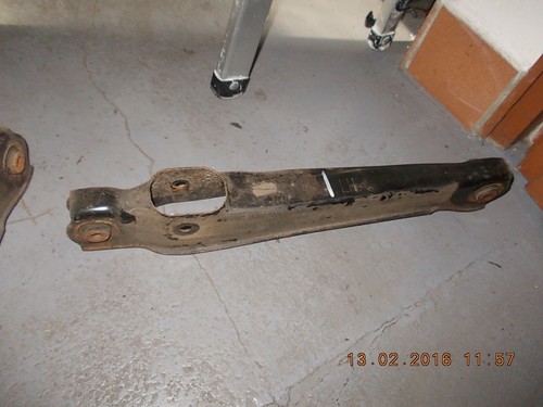 Querlenker hinten links  für Mitsubishi Carisma 1,6L 66KW/90PS 1995-1999