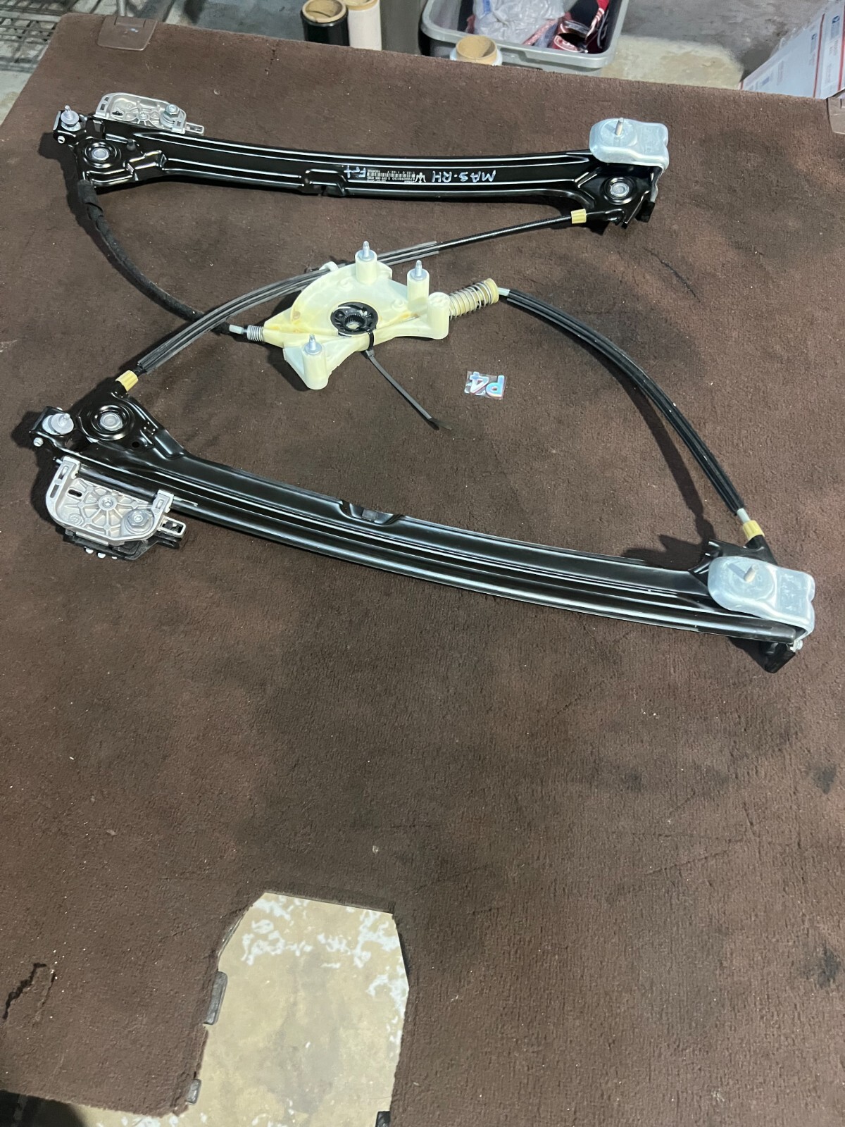 2014 - 2017 Maserati Ghibli Passenger Right Front Door Window Regulator OEM