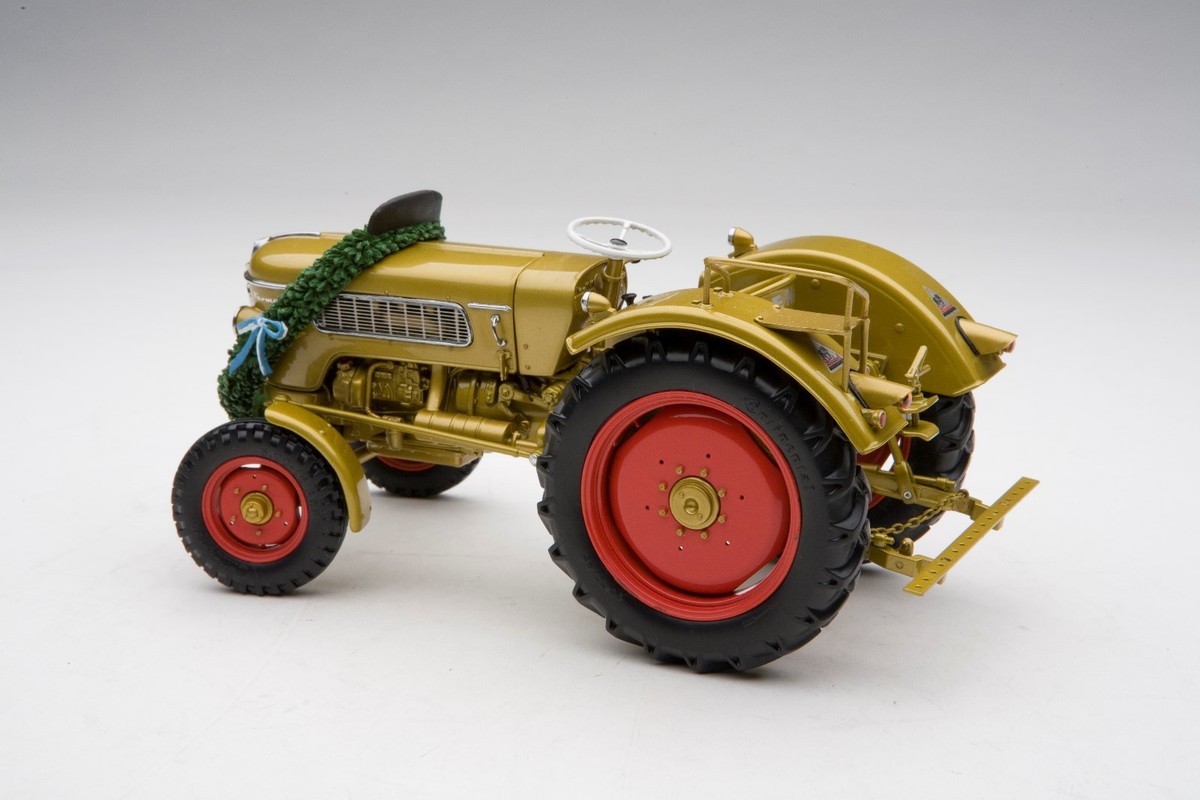 シュコー リミテッドエディション FENDT FARMER2トラクター 1/18