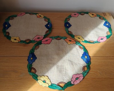 3 Vintage Leinen handgenäht bestickt Cutwork Tischsets bunt & einzigartig