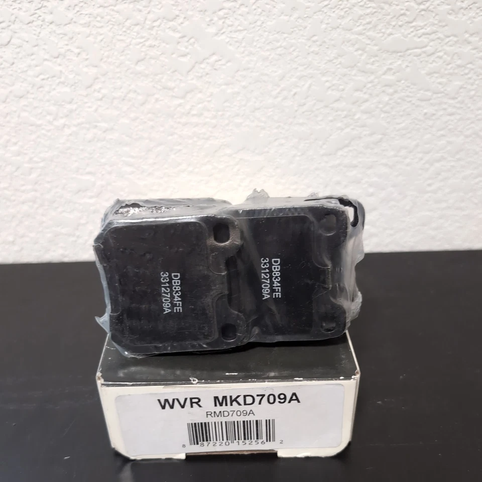 Saturn/Saab CARQUEST Standard MKD709A - Juego de pastillas de freno de disco, traseras Foto 3 de 3