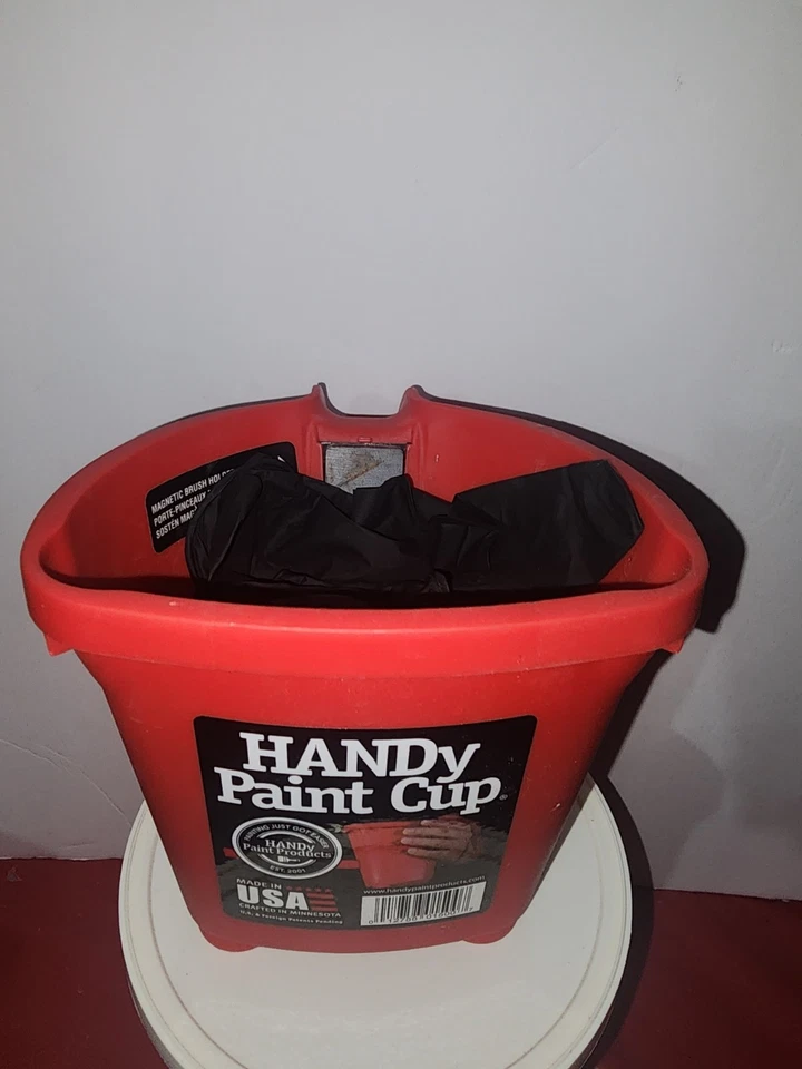 Cepillo de pintura Corona 2 1/2" con un práctico vaso de pintura Foto 3 de 3