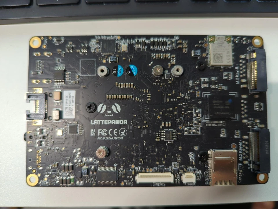 LATTEPANDA 3 Delta 8 GB Ram, 64 GB Speicher, Intel Celeron N5105