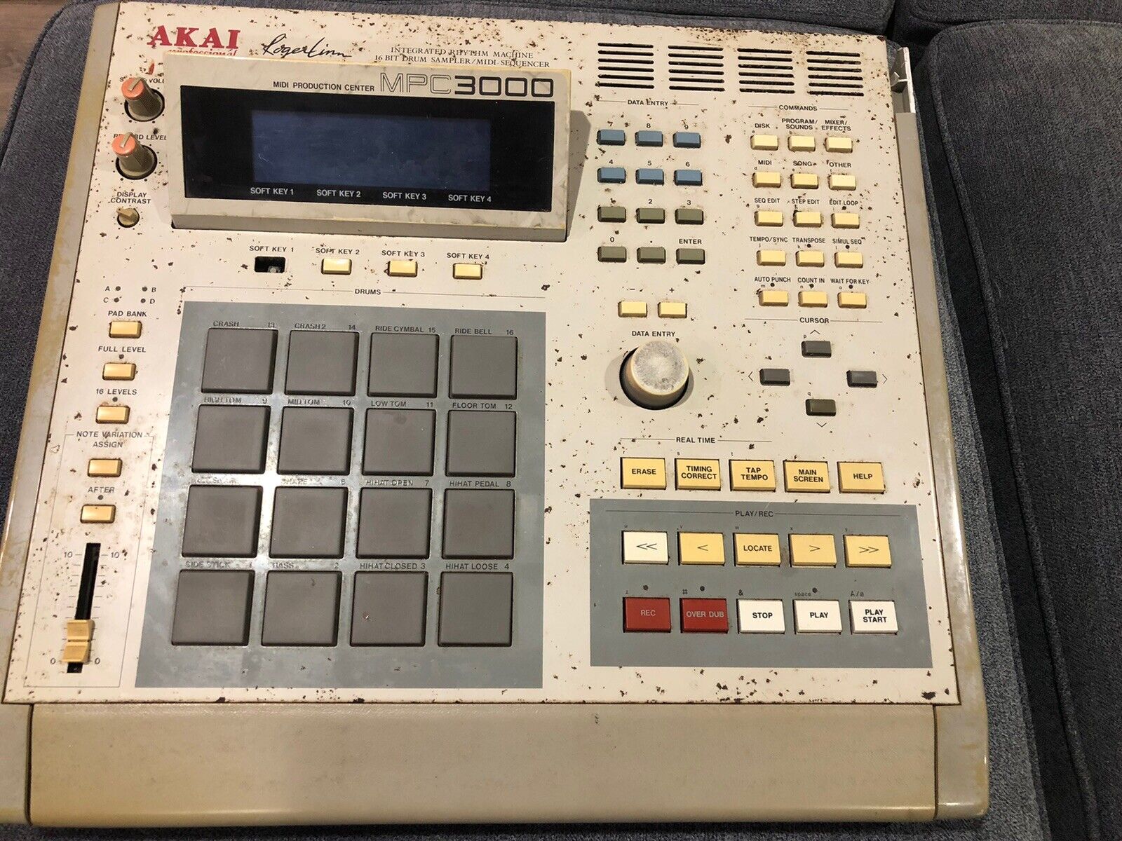 AKAI MPC 3000 Mpc3000 Drum Sampler For Parts Or Fix