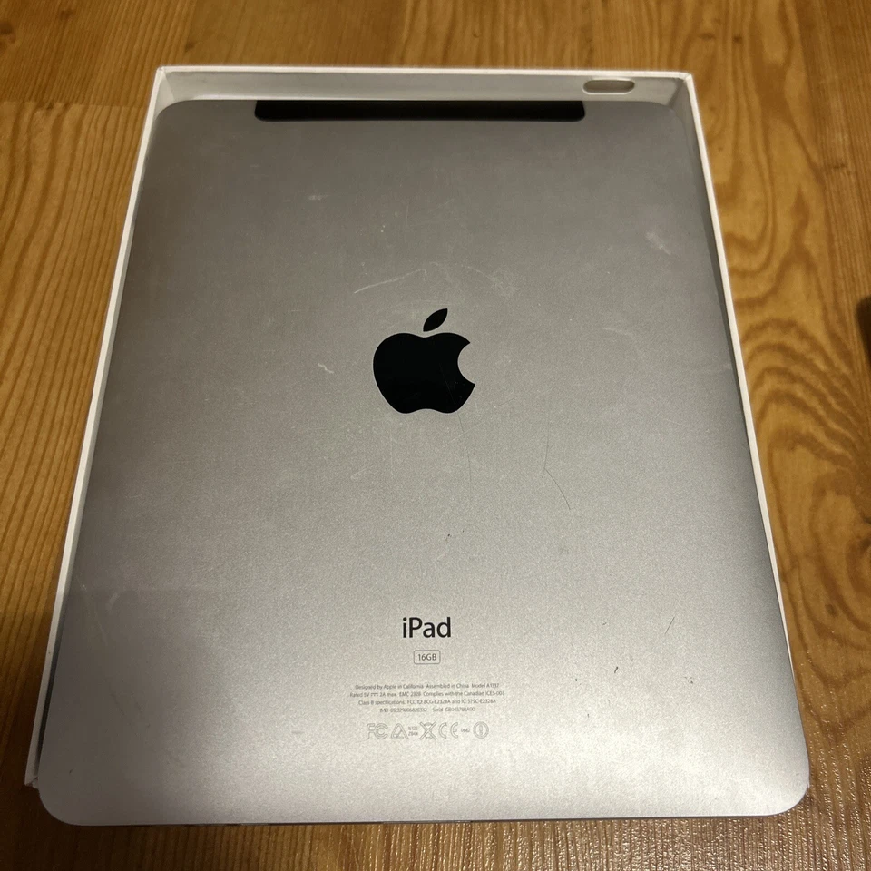 Apple iPad 1. Gen. 16GB, WLAN + Cellular (T-Mobile), 24,64 cm, (9,7 Zoll) -... - Bild 3 von 3