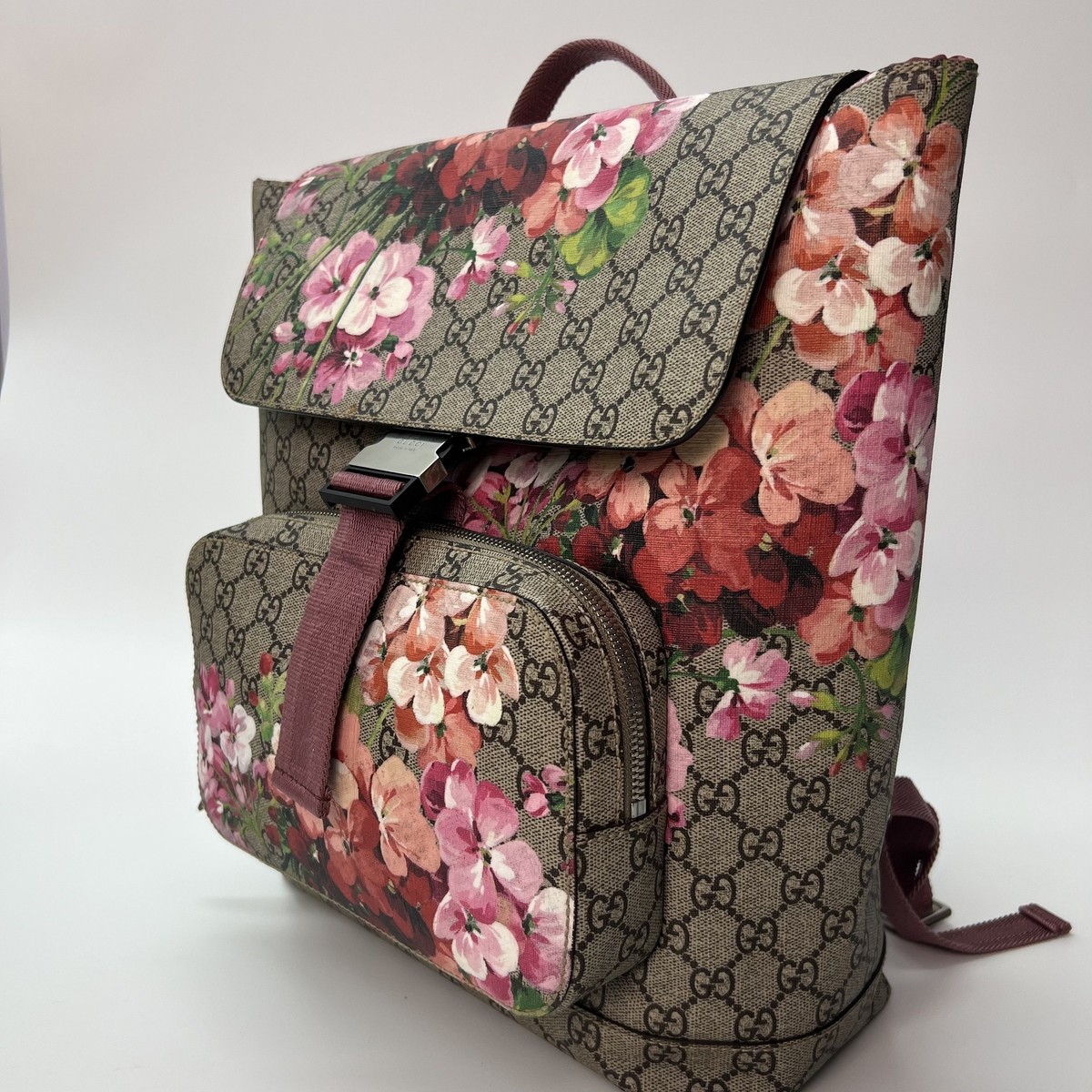 GUCCI GG Supreme Monogram Blooms Small Single Buckle Backpack Beige/Multicolor Gucci GG Supreme Monogram Blooms Small Single Buckle  main image 2