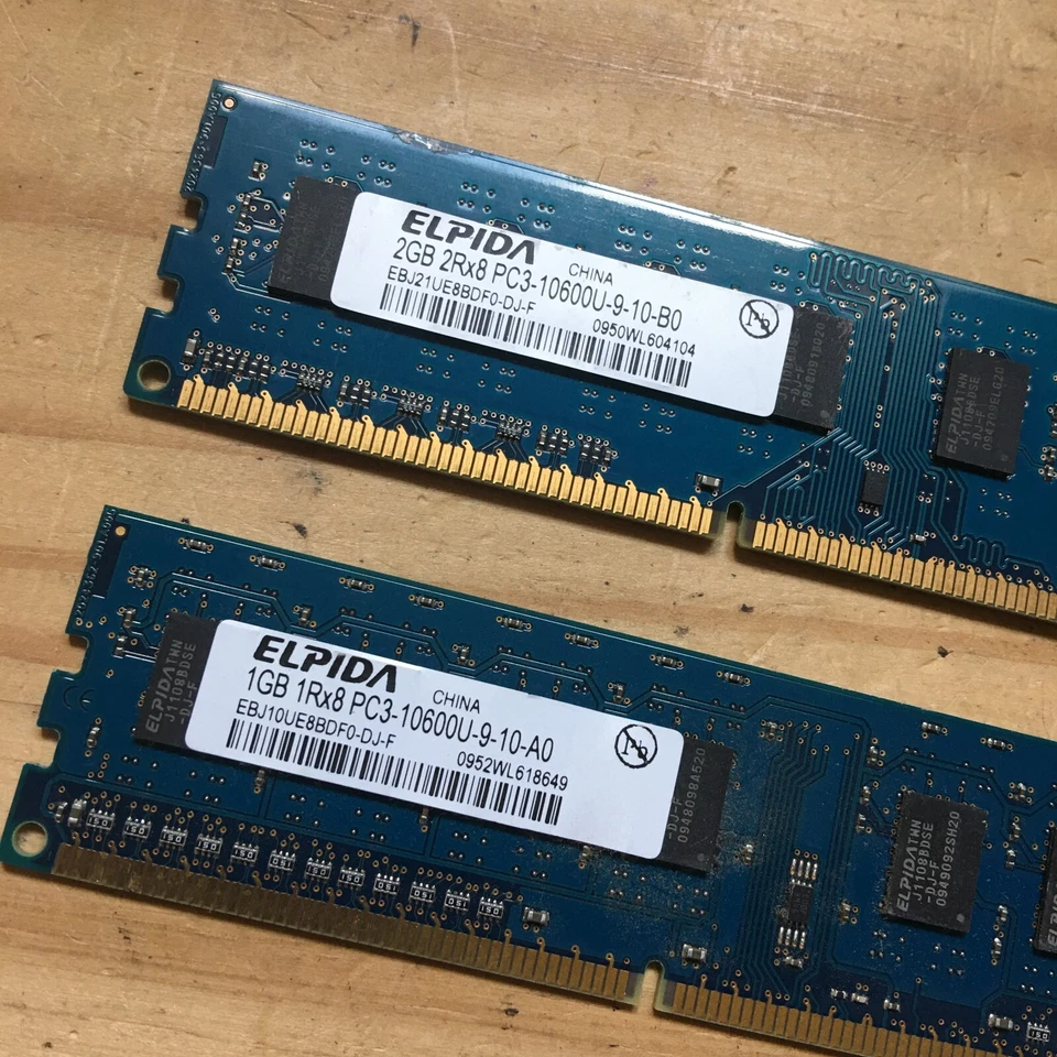 2 Elpida DDR3 DIMM 2GB & 1GB SDRAM EBJ10UE8BDF0-DJ-F  PC3-10600U-9-10-B0 - Image 3 of 3