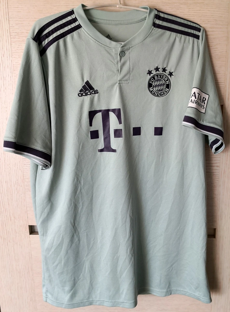 bayern munich green shirt