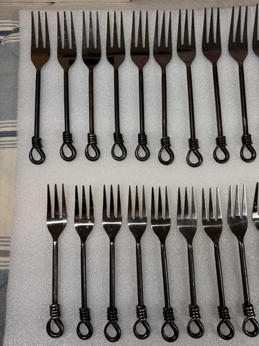 Gourmet Settings Twist n Shout Black Handle Stainless Flatware Lot of 60 - Picture 9 of 19