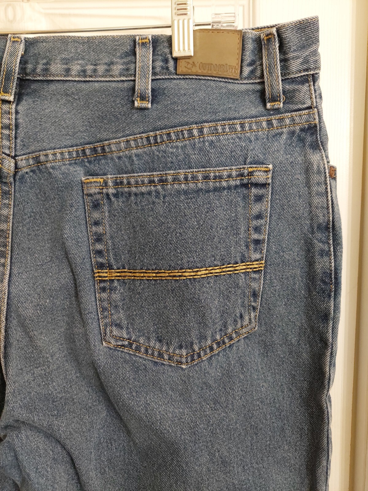 Outdoor Life Men's Relaxed Med Wash Straight Leg Deni… Gem