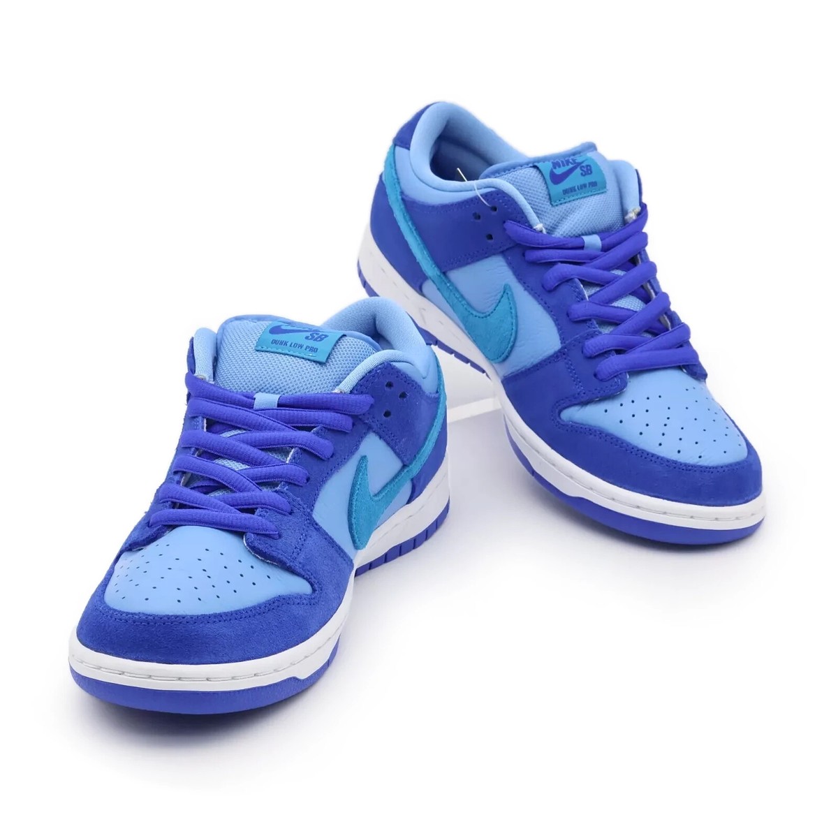 NIKE SB DUNK LOW PRO “Blue Raspberry” FIRST LOOK: Nike SB Dunk Low Pro 
